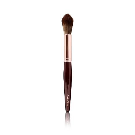 Charlotte Tilbury Powder & Sculpt Makeup Brush - Contour & Highlighter Brush for Precise Face Definition - Made with Hand-Pulled Bristles