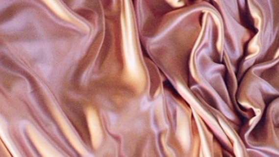 PureSilks Rose Gold Viskon Modal Saten Dokuma Kumaşlar 111 cm Genişliğinde The Yard