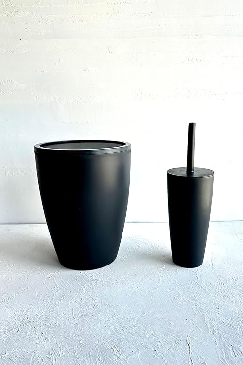 Primanova Saf Plastik Banyo Seti 2 Peices'ten (Sepet 7,5 Litre, Tutuculu Tuvalet Fırçası). Banyo ve Mutfak temizliği için (Siyah)