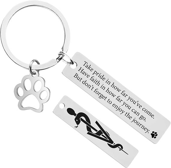 Veterinarian Gifts Keychain Men Women, Appreciation Keyring for Veterinary Assistant, Thank You Key Chain for Vet Tech
