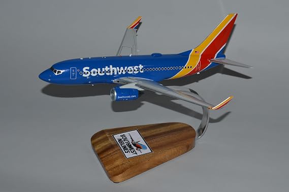 Boeing 737-700 Southwest Airlines Desktop Display Airplane Model Scale 1/100