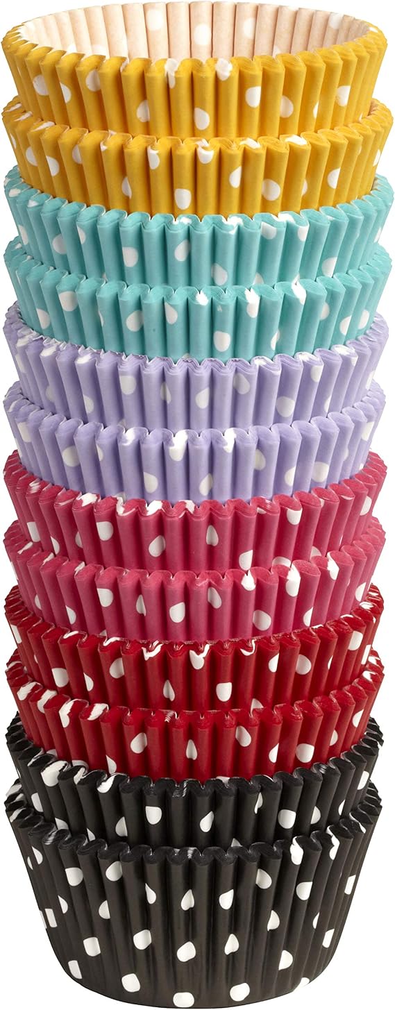 Wilton Polka Dot Standard Baking Cups, Cupcake Liner, 300-Count | Polka Dot Greaseproof Baking Cups Add Fun Pattern to Cupcakes & Muffins, Oven-Safe Paper Liners for Everyday Baking