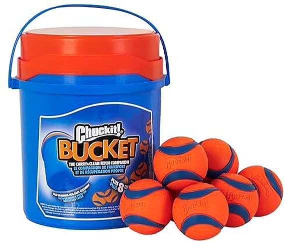 Chuckit! Special Bucket Set - 8 Ultra Ball Medium and Cleaning Bucket
